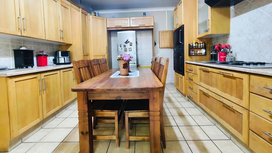 4 Bedroom Property for Sale in Miederpark North West